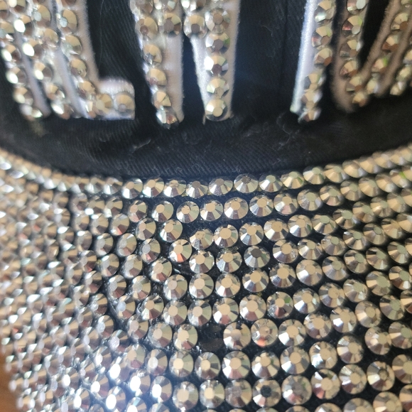 Baseball cap - Picture 3 of 3